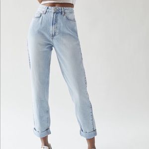 BDG High Waisted Mom Jean Bleached Light Wash